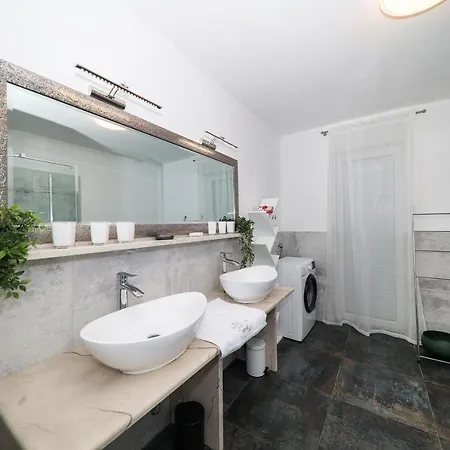 Apartment Bronzato