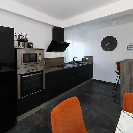 Bronzato Apartment *